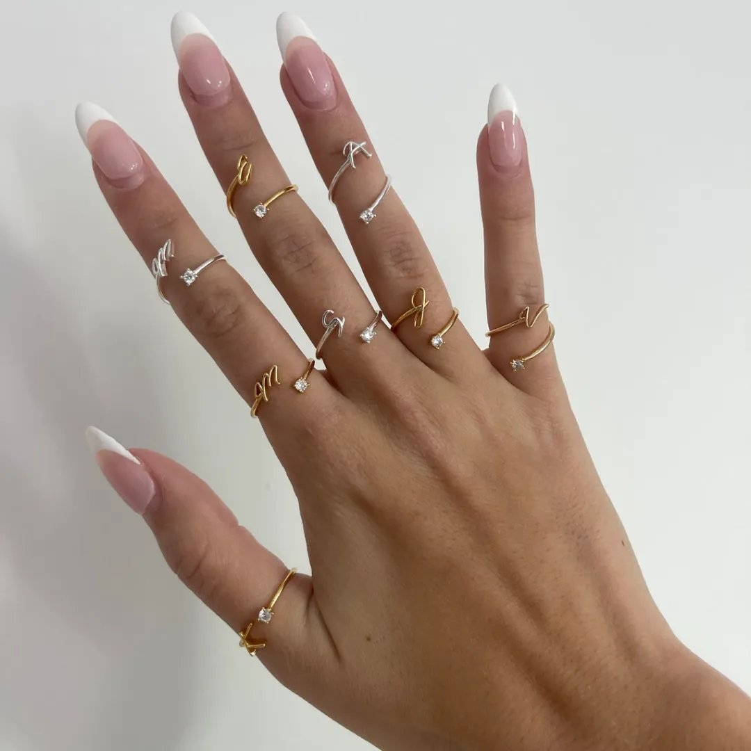 /public/photos/live/bridesmaid Moissanite proposal Ring-1121 (7).webp